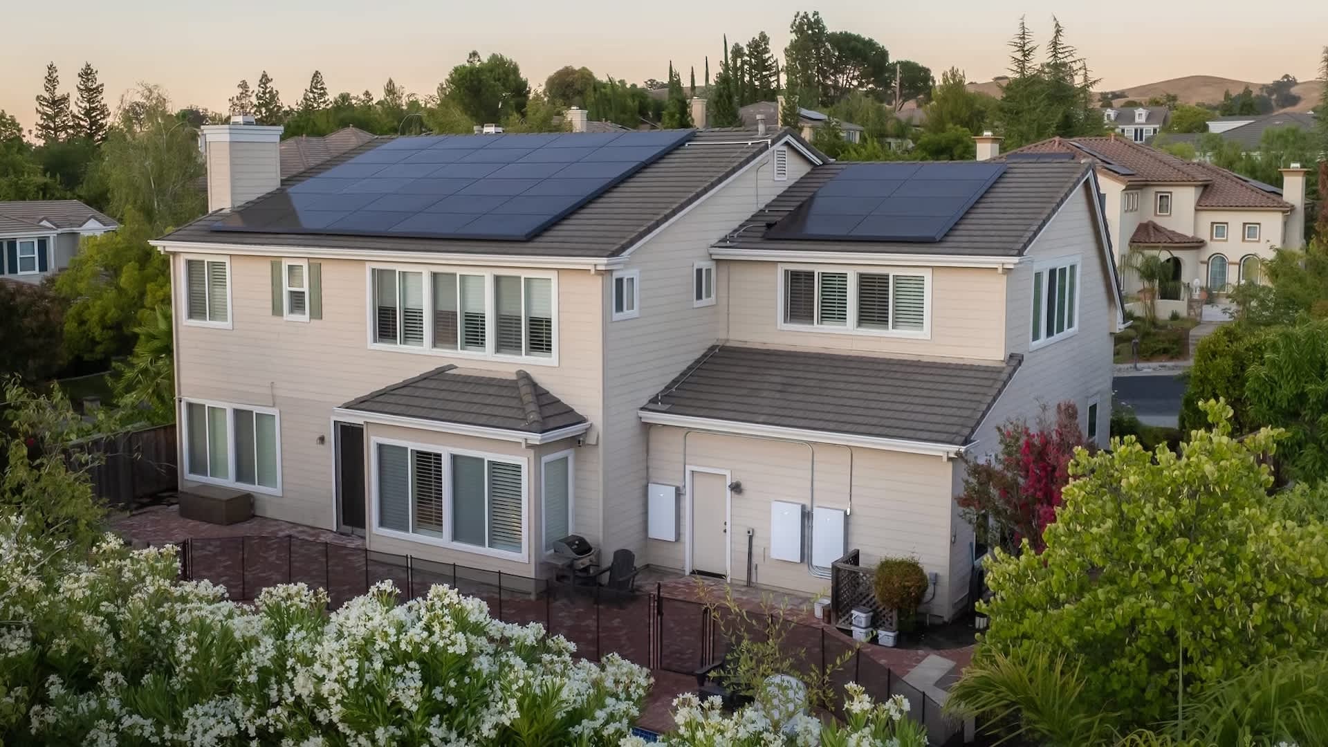 California homeowner gets conflicting Tesla advice before termite tenting