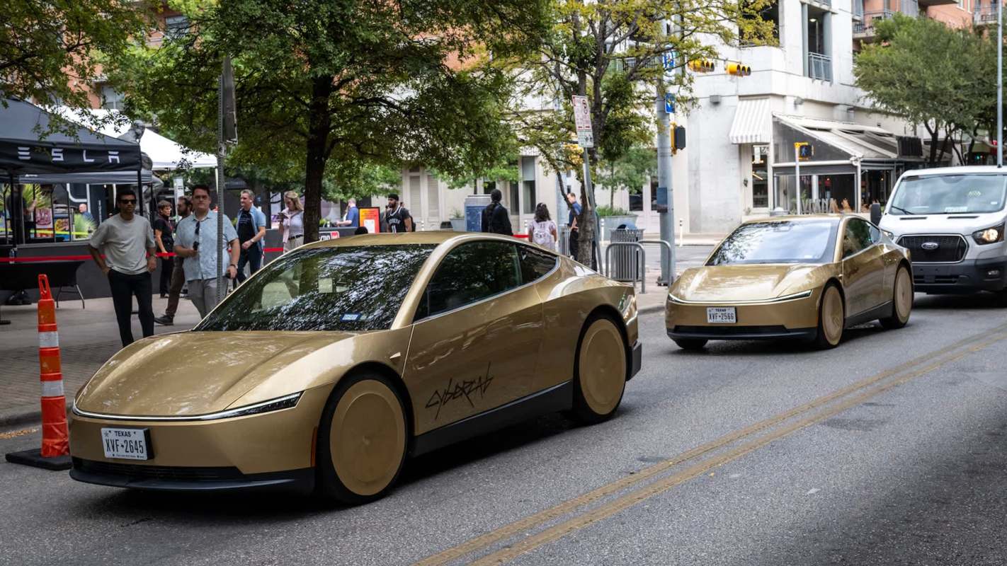 Tesla Cybercabs.