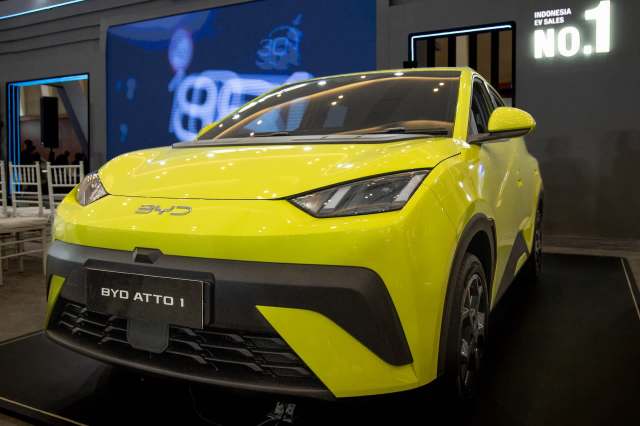 A yellow BYD Atto 1.