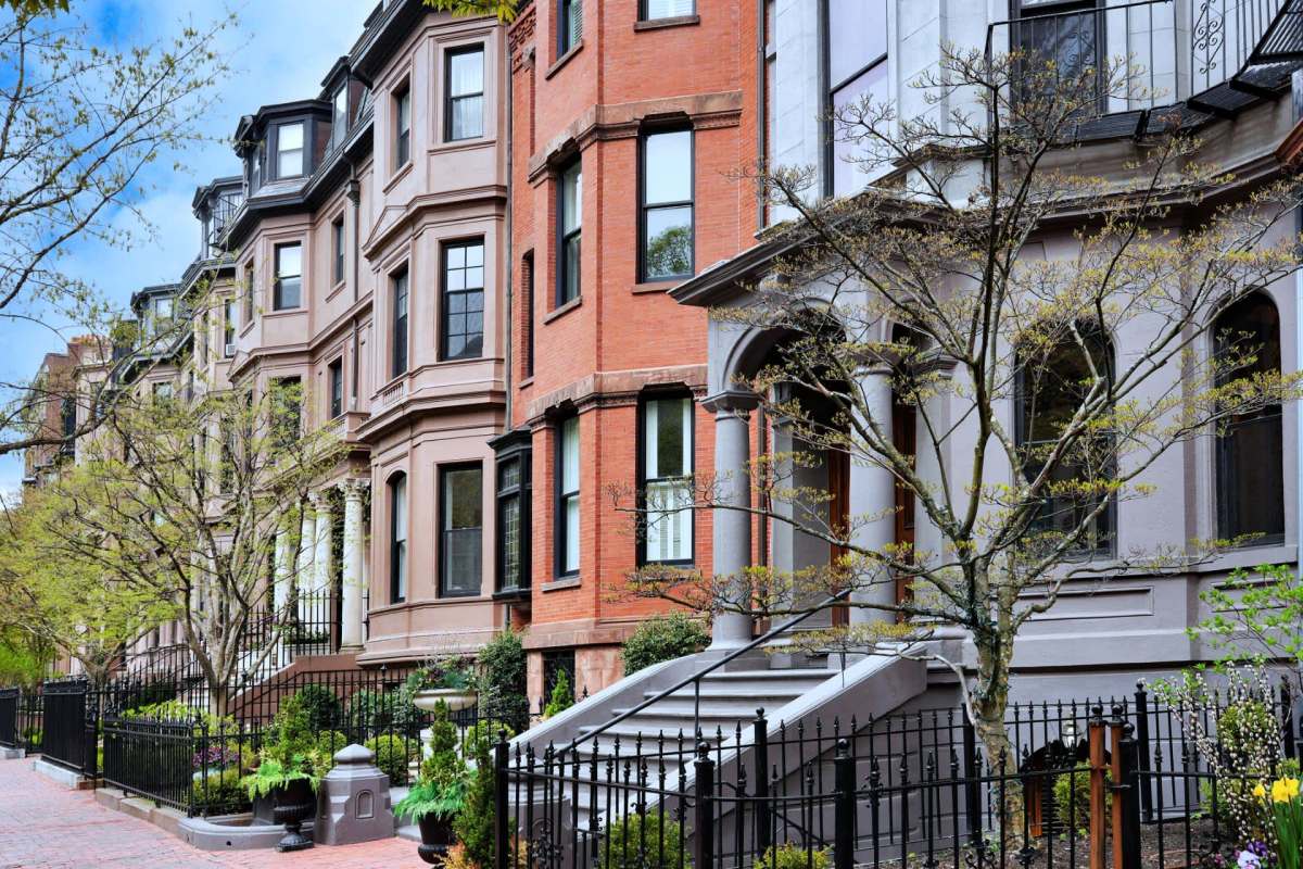 A row of townhomes in Boston.