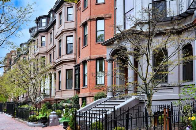 A row of townhomes in Boston.