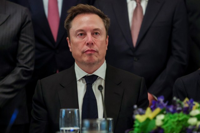 A near-8% SpaceX jump adds billions, returning Elon Musk to trillionaire status