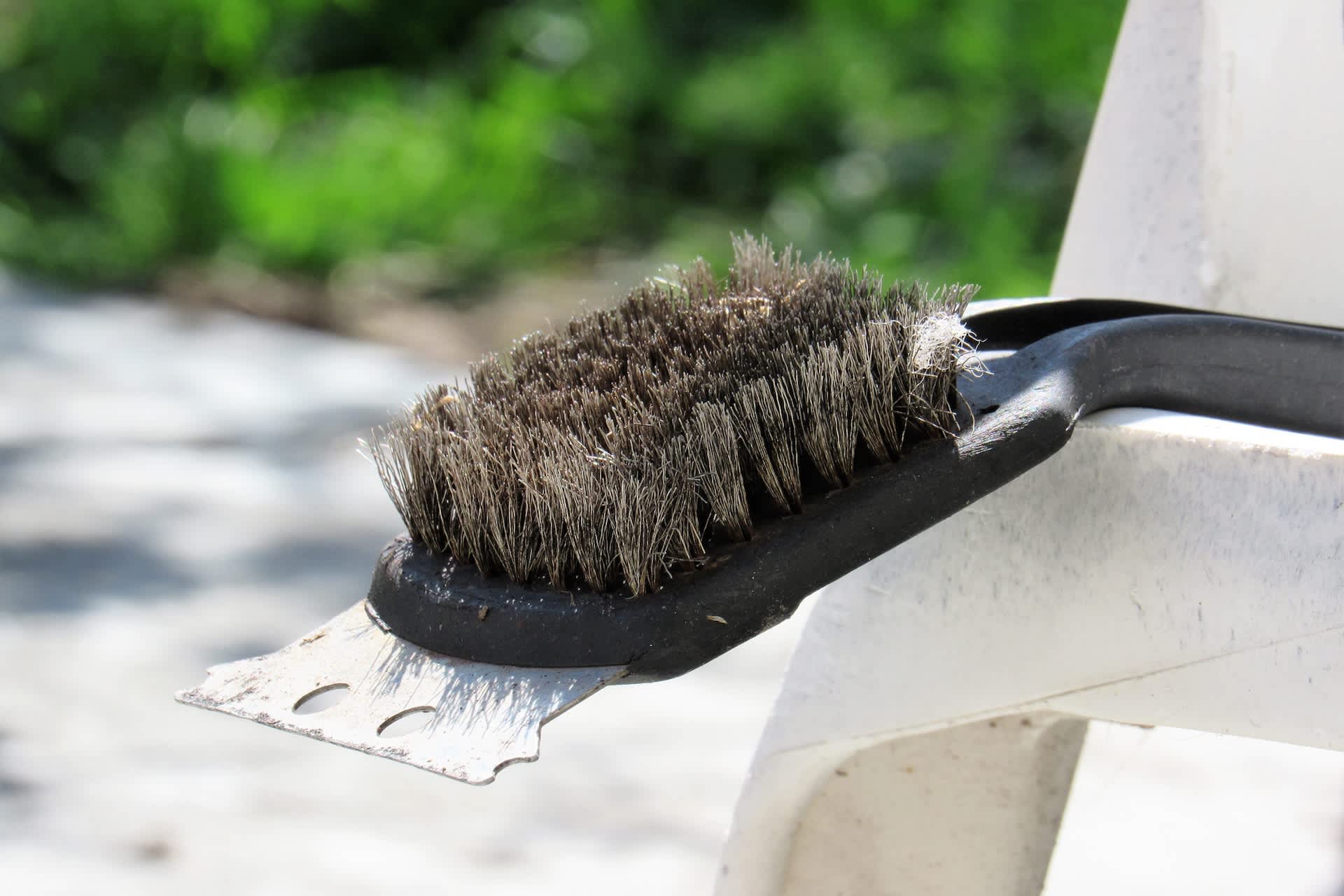 Walmart tells shoppers to toss Expert Grill brushes after loose bristles raise s...