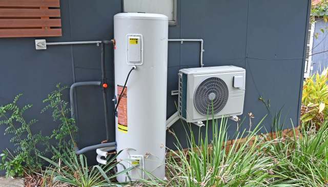Massachusetts homeowner says heat pump water heater slashes power use, helps during outages