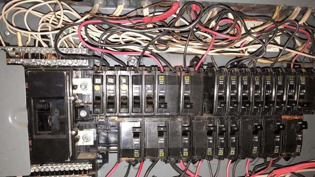 Homeowner loses half the house's power on cold nights, then utility finds a faulty connection
