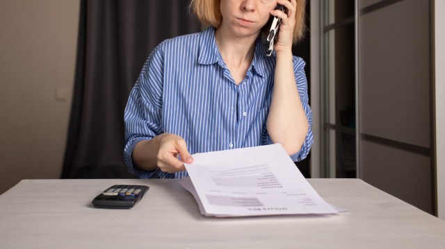 In Australia, renter pushes back on $168 power disconnection fee, and it disappears