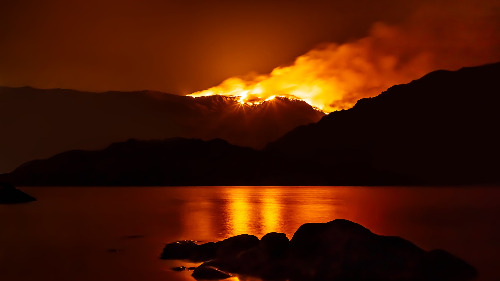New Zealand's 3,000-acre fire worsens as El Niño winds stoke the flames