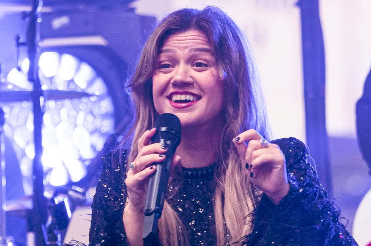 Singer Kelly Clarkson.
