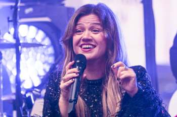 Singer Kelly Clarkson.
