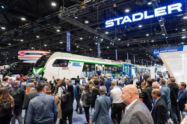 In Chicago, commuters got an early look at Metra's first battery-powered train ahead of its 2028 launch