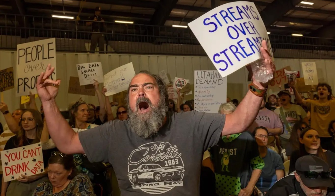 People protesting data centers.