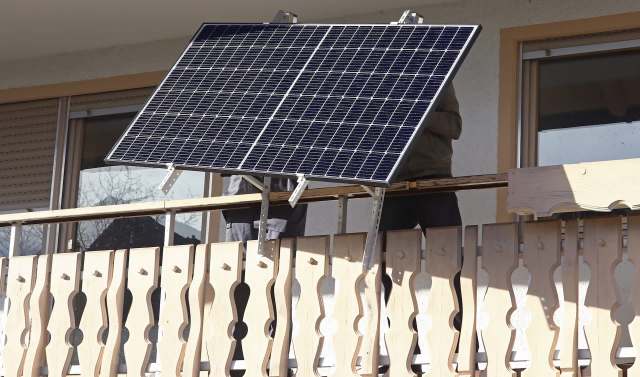 In Spain, a 3-square-meter balcony solar plan aims to cut bills with a free battery