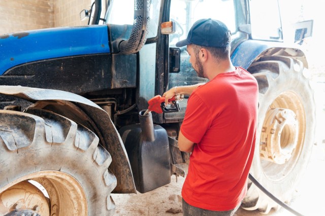 Bolivia farmer cuts energy costs with fuel made from plastic bags, tires, and oil