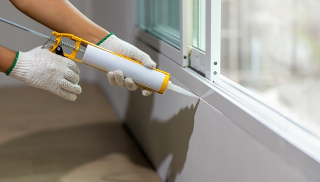 Renter with rotted windows eyes heavy vinyl, but DIYers say cheap film seals better